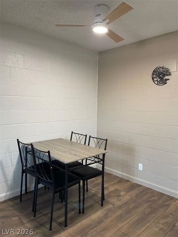 615 South Royal Crest Circle 22, Las Vegas, NV 89169