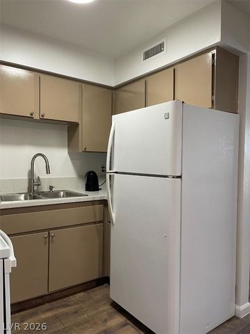 615 South Royal Crest Circle 22, Las Vegas, NV 89169