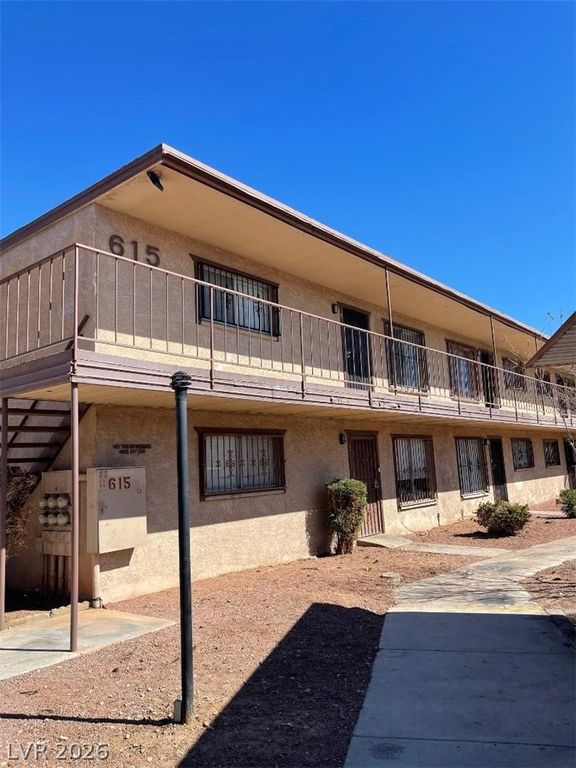 615 South Royal Crest Circle 22, Las Vegas, NV 89169