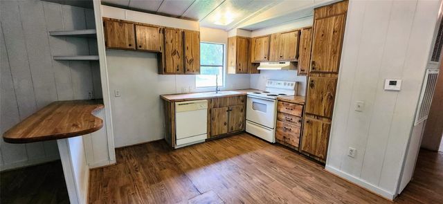 2066 County Road 332, Cleveland, TX 77327