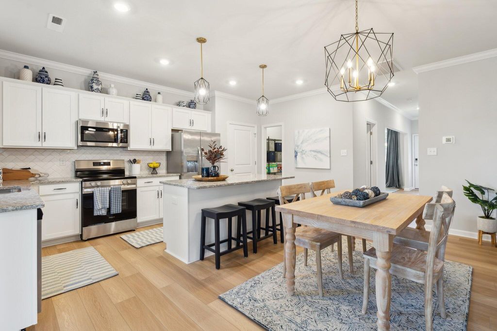 Image 3 of property listing at 120 Clarabelle Lane, Summerville, SC 29483