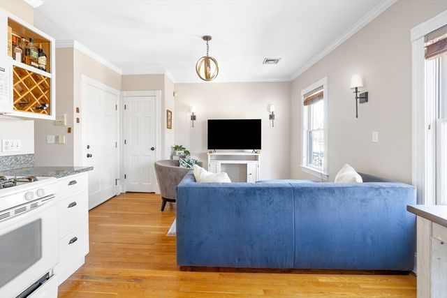 296 W Third 2, Boston, MA 02127