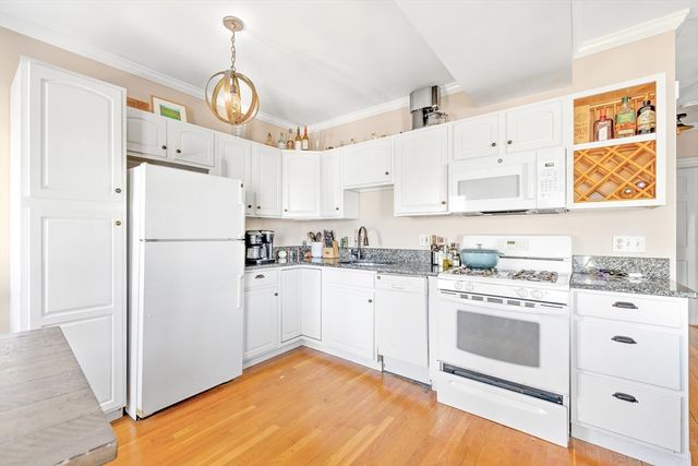 296 W Third 2, Boston, MA 02127