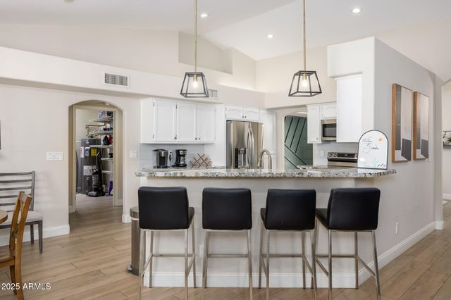 5638 E HELENA Drive, Scottsdale, AZ 85254