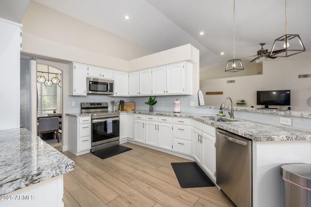 5638 E HELENA Drive, Scottsdale, AZ 85254