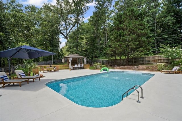 1585 Roper Rd, Canton, GA 30115