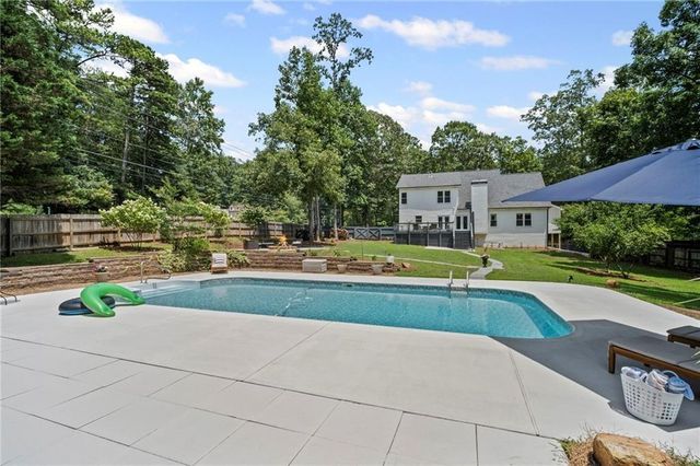 1585 Roper Rd, Canton, GA 30115