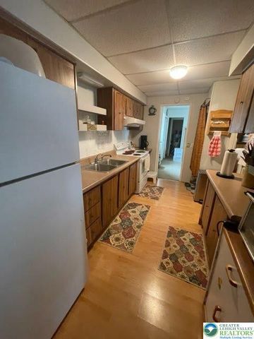 10 SpringRidge Road, Moore Twp, PA 18014