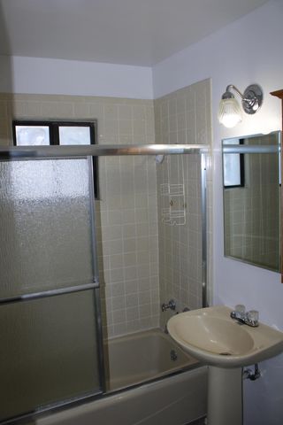 201 52nd Street SW, Albuquerque, NM 87105