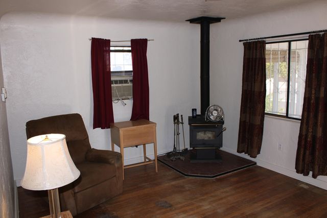 201 52nd Street SW, Albuquerque, NM 87105