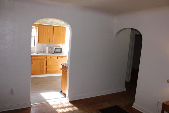 201 52nd Street SW, Albuquerque, NM 87105