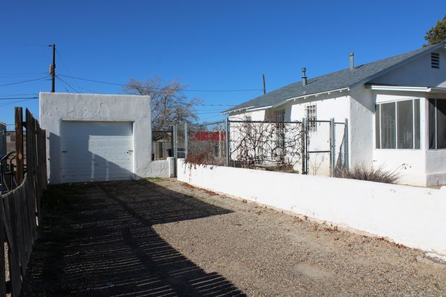 201 52nd Street SW, Albuquerque, NM 87105