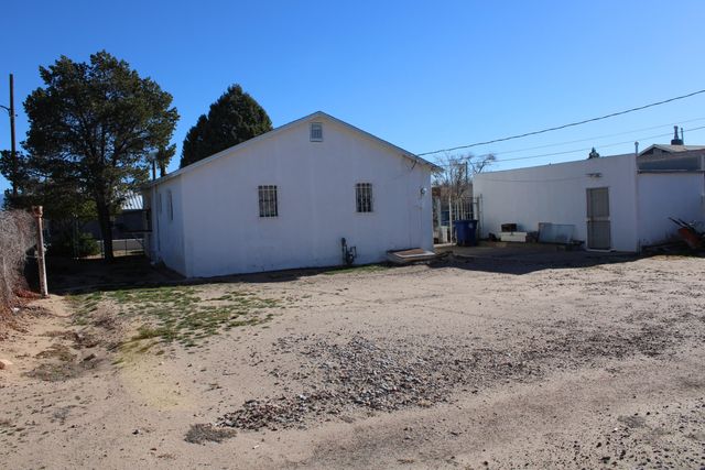 201 52nd Street SW, Albuquerque, NM 87105
