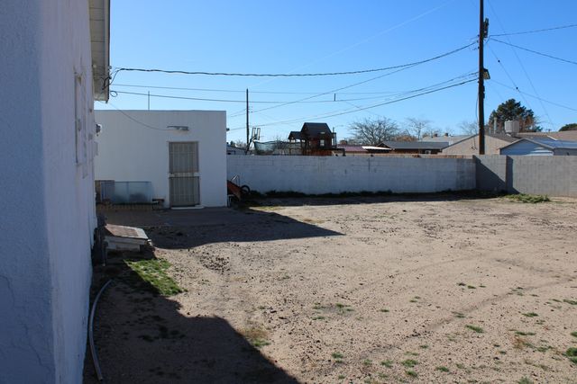 201 52nd Street SW, Albuquerque, NM 87105