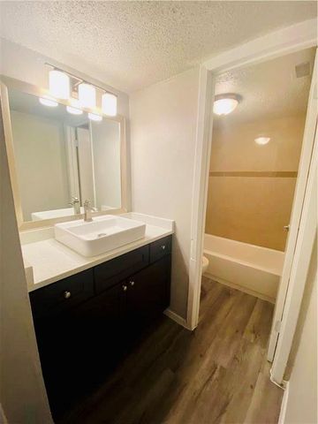 1202 Newning Ave 100, Austin, TX 78704