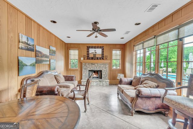 25 Forked Leaf Road, Cleveland, GA 30528