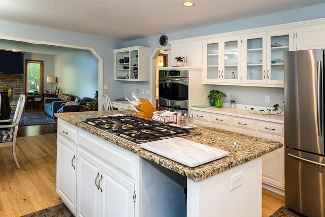12800 N 50th Avenue N, Plymouth, MN 55442