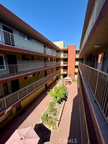 545 Chestnut Avenue 306, Long Beach, CA 90802