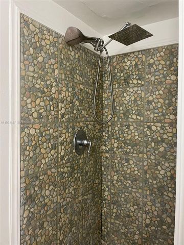 4721 NW 7th St 305-12, Miami, FL 33126