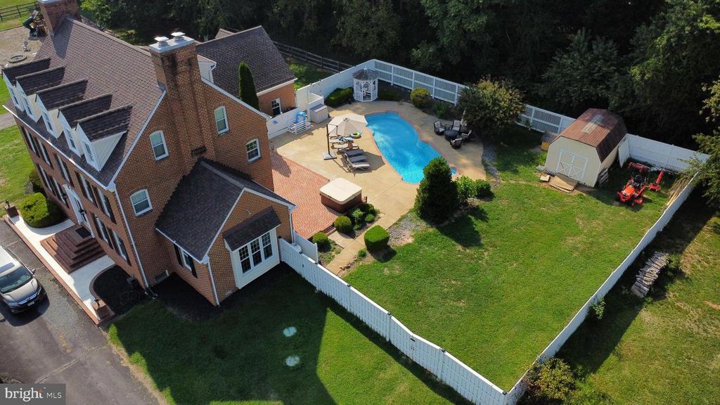 6721 FOSTERS FORK RD, Warrenton, VA 20187