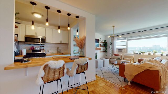 4 Fordham Hill Oval 8C, Bronx, NY 10468