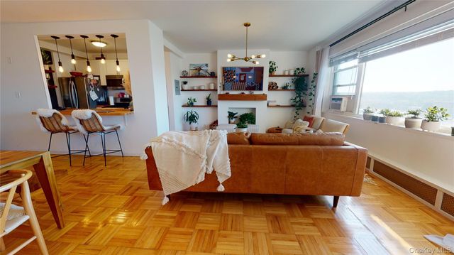 4 Fordham Hill Oval 8C, Bronx, NY 10468