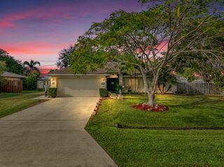 579 SE Marydale Terrace, Port St Lucie, FL 34983