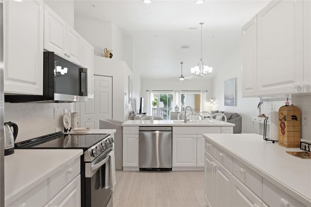 6594 FAIRWAY GARDENS DRIVE 6594, Bradenton, FL 34203