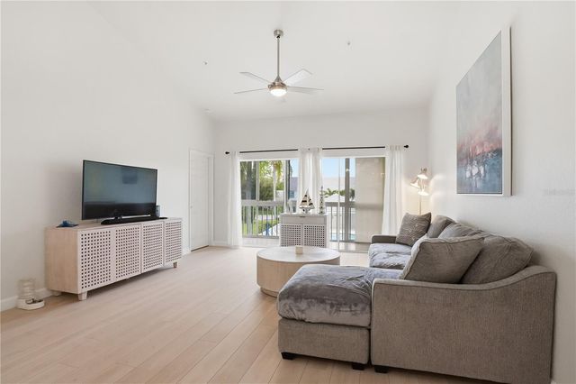 6594 FAIRWAY GARDENS DRIVE 6594, Bradenton, FL 34203