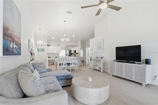 6594 FAIRWAY GARDENS DRIVE 6594, Bradenton, FL 34203