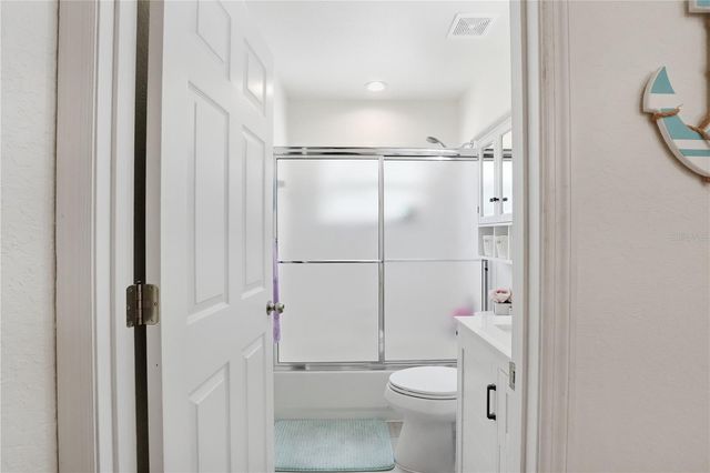 6594 FAIRWAY GARDENS DRIVE 6594, Bradenton, FL 34203