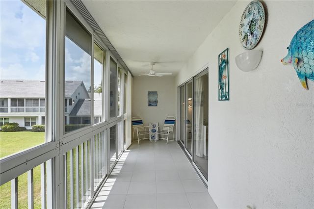 6594 FAIRWAY GARDENS DRIVE 6594, Bradenton, FL 34203