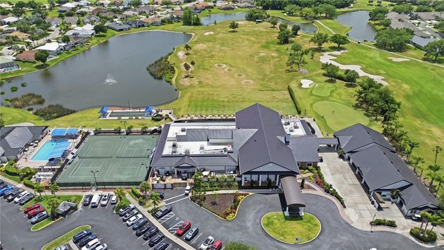 6594 FAIRWAY GARDENS DRIVE 6594, Bradenton, FL 34203