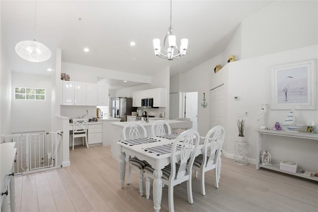 6594 FAIRWAY GARDENS DRIVE 6594, Bradenton, FL 34203