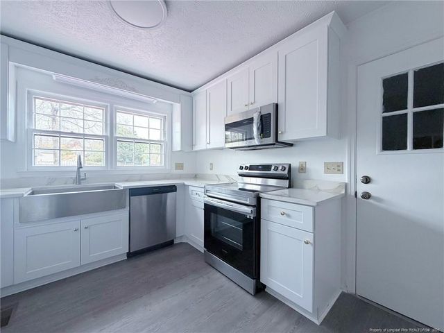 218 Viking Road, Fayetteville, NC 28303