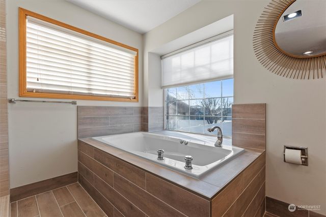 4073 W Cove West Drive, Moses Lake, WA 98837