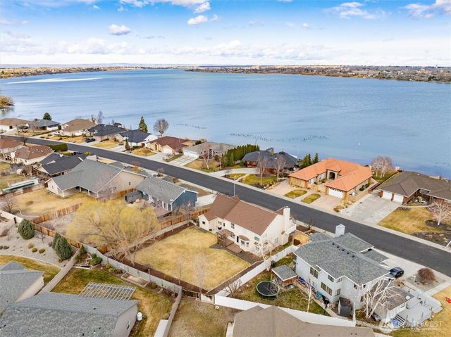 4073 W Cove West Drive, Moses Lake, WA 98837