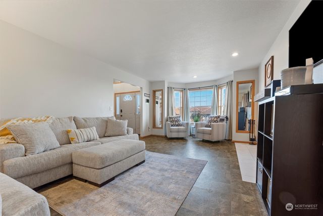 4073 W Cove West Drive, Moses Lake, WA 98837