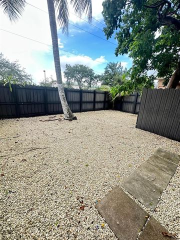 1503 N 20th Avenue, Hollywood, FL 33020