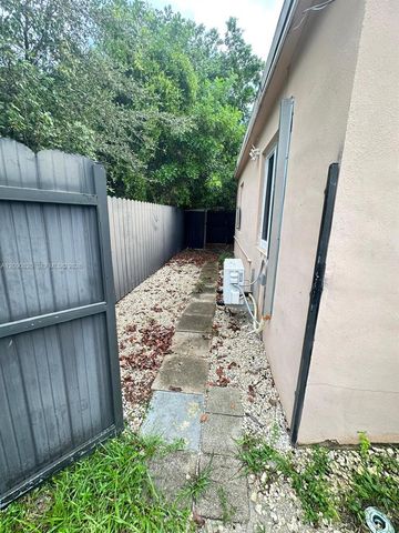 1503 N 20th Avenue, Hollywood, FL 33020