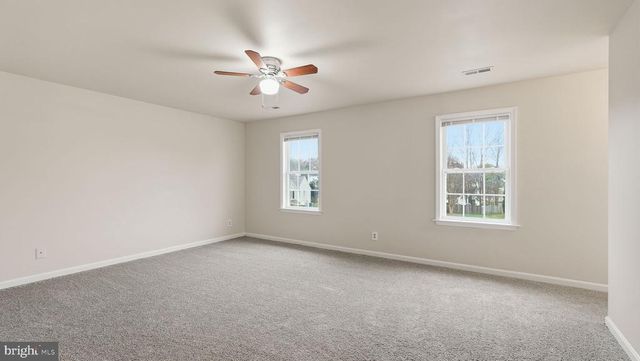 11921 STONEHENGE DR, Fredericksburg, VA 22407