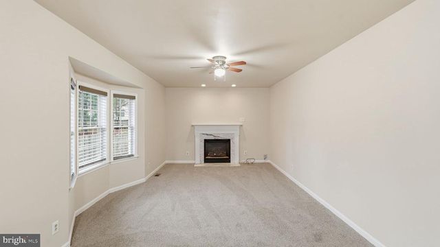 11921 STONEHENGE DR, Fredericksburg, VA 22407