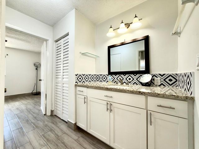 6507 Winfield Boulevard 206-c, Margate, FL 33063