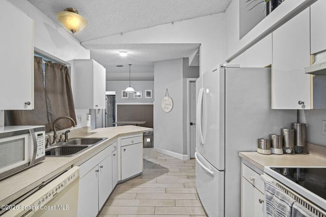 1212 Ashboro Circle SE, Palm Bay, FL 32909