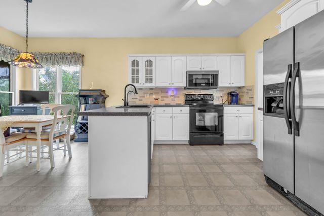 846 Woodstock Ct, Clarksville, TN 37040