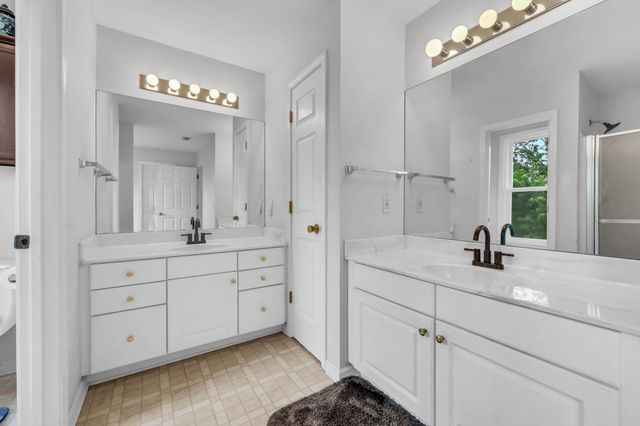 846 Woodstock Ct, Clarksville, TN 37040
