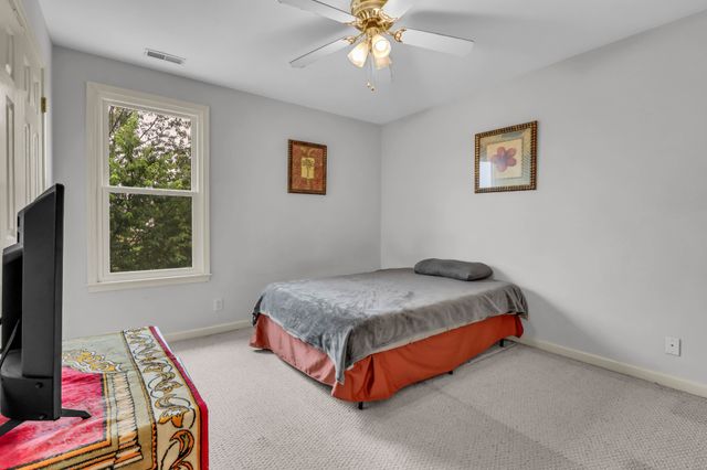846 Woodstock Ct, Clarksville, TN 37040