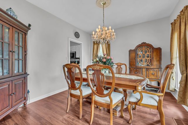 846 Woodstock Ct, Clarksville, TN 37040