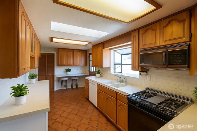 11711 82ND Avenue S, Seattle, WA 98178