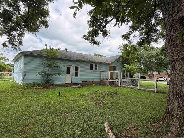 901 SW 3rd, Atkins, AR 72823